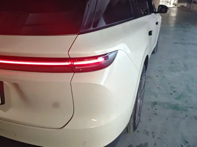 Li Auto i6 — Фото автомобиля 7