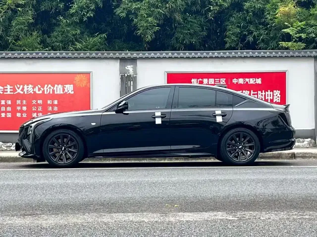 Cadillac CT5 — Фото автомобиля 3