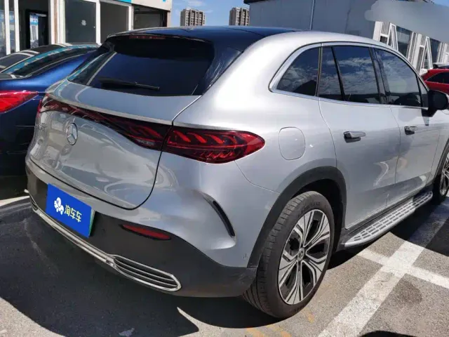 Mercedes-Benz EQE SUV — Фото автомобиля 3