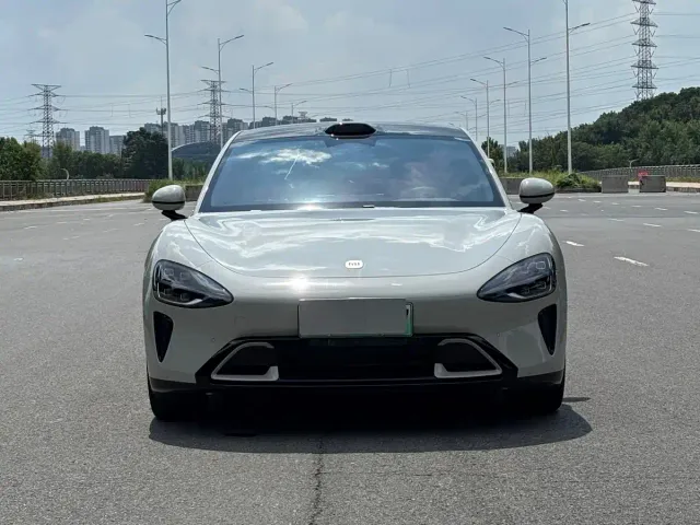 Xiaomi SU7 — Фото автомобиля 2