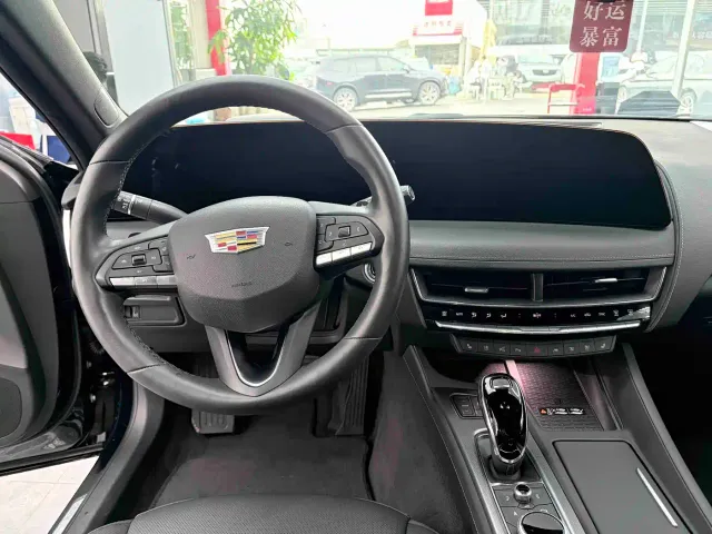 Cadillac CT5 — Фото автомобиля 11