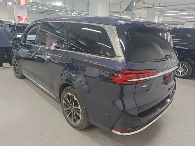 Roewe iMAX8 — Фото автомобиля 4