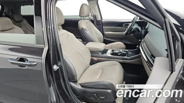 Kia Carnival Generation 4 — Фото автомобиля 16