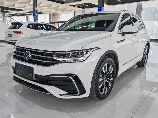 Фотография автомобиля — Volkswagen Tiguan L