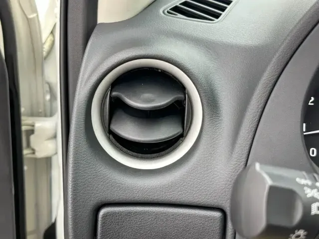 Nissan Terra 2020 2.5L XL Upper Automatic 2WD Luxury Edition — Фото автомобиля 16