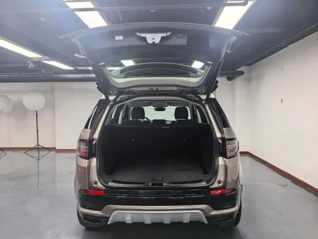 Land Rover Discovery Sport — Фото автомобиля 9
