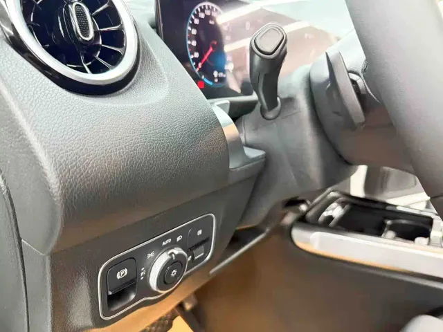 Mercedes-Benz GLB-Class — Фото автомобиля 11