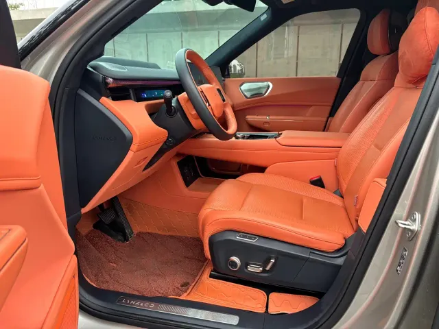Lynk & Co 900 — Фото автомобиля 4