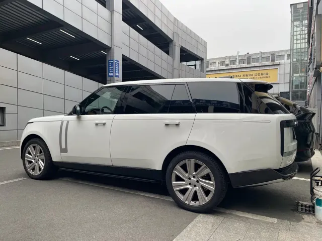 Land Rover Range Rover — Фото автомобиля 3