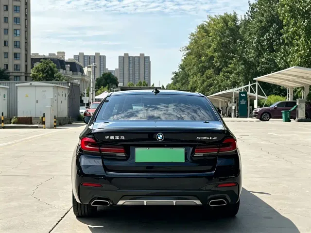 BMW 5 Series — Фото автомобиля 20