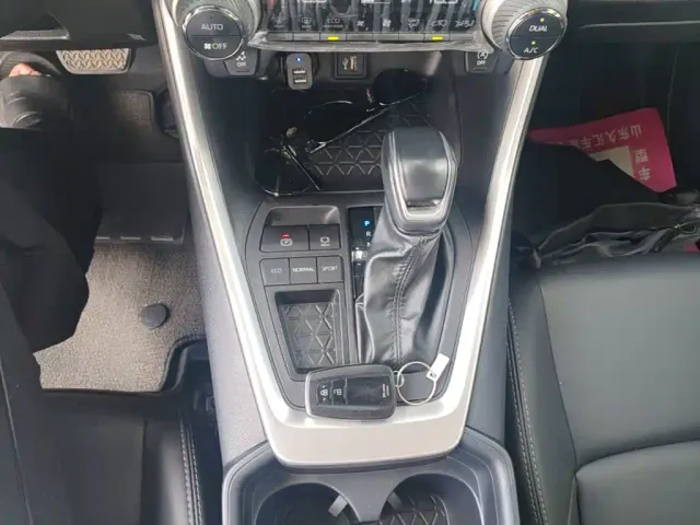 Toyota Wildlander — Фото автомобиля 9