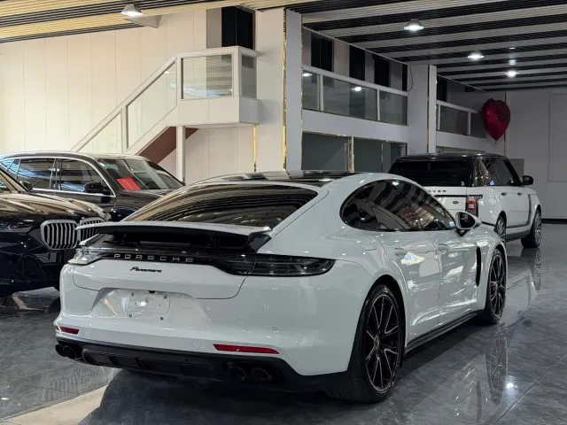 Porsche Panamera — Фото автомобиля 15