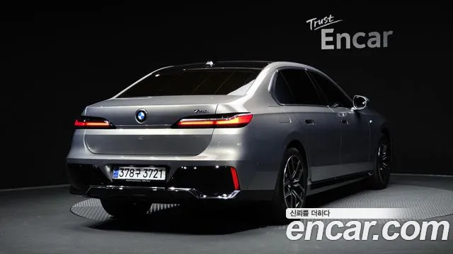 BMW 7 Series G70 — Фото автомобиля 2