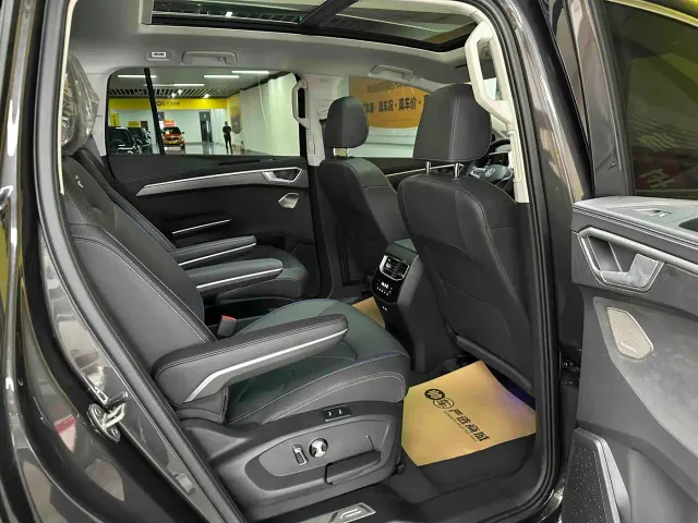 Volkswagen Volkswagen Talagon 2025 450TSI R-Line 6-Seater — Фото автомобиля 11