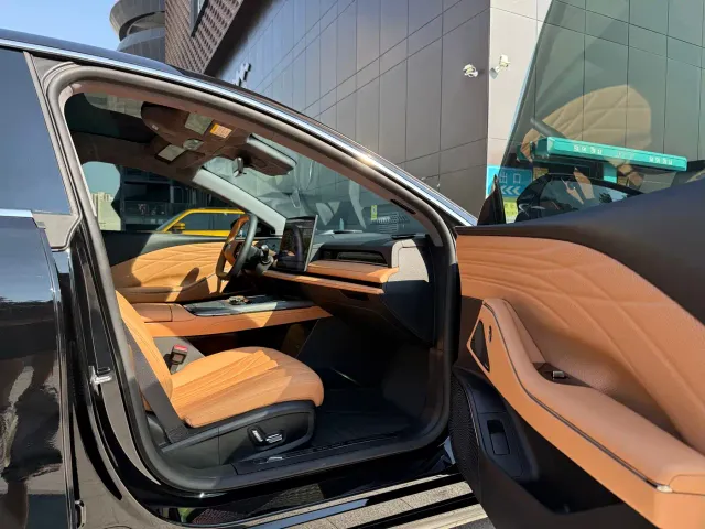 Geely Galaxy Xingyao 8 — Фото автомобиля 15