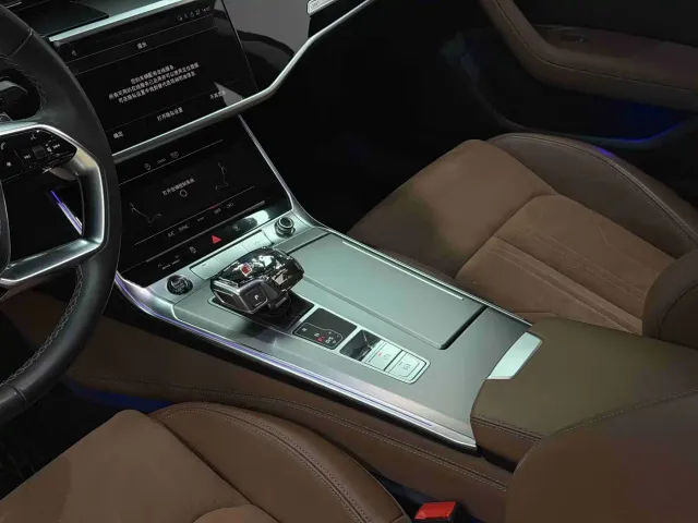Audi A7L — Фото автомобиля 14