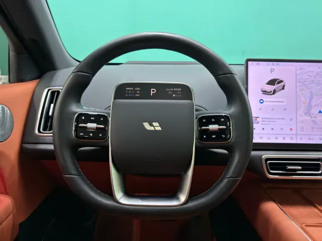 Li Auto L6 — Фото автомобиля 22