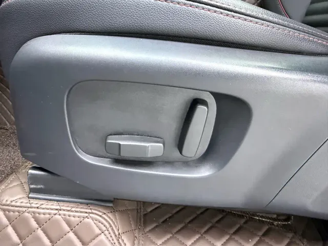 Land Rover Discovery Sport — Фото автомобиля 26