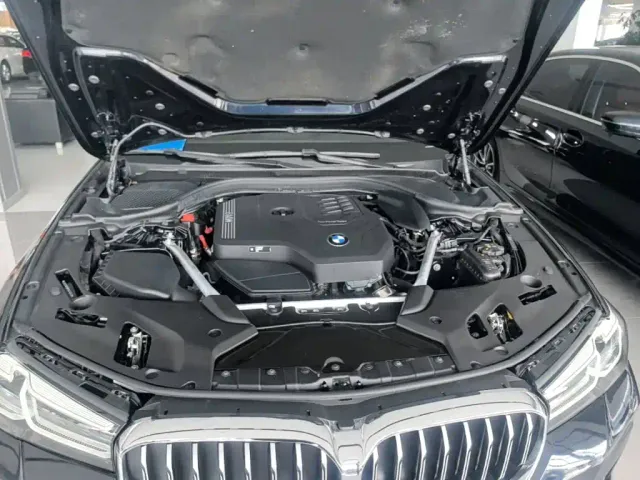 BMW 5 Series — Фото автомобиля 19