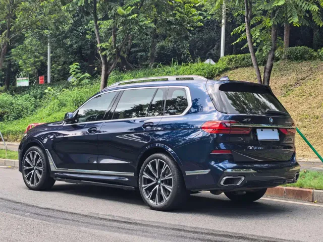 BMW X7 — Фото автомобиля 11