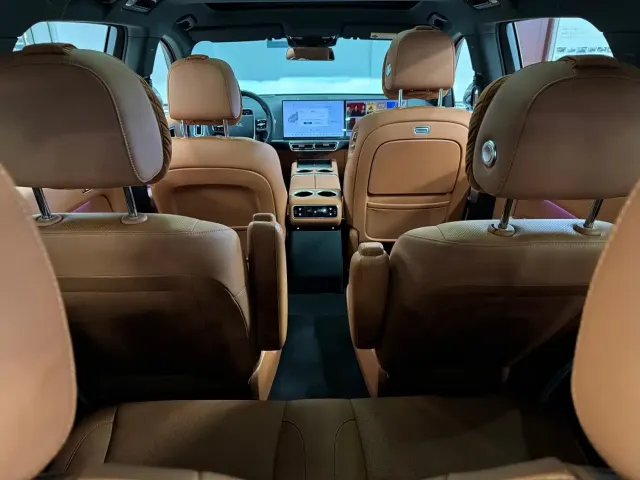 Li Auto L8 — Фото автомобиля 10
