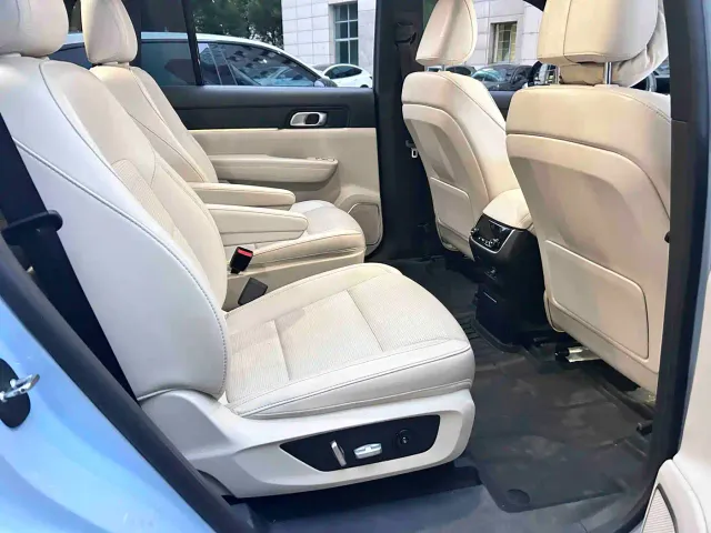 Li Auto ONE — Фото автомобиля 10
