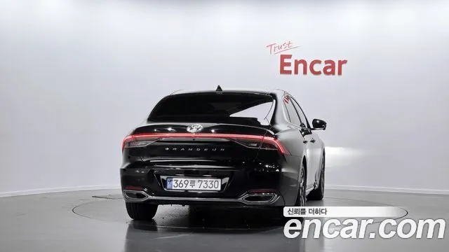 Hyundai Grandeur (New) Hybrid — Фото автомобиля 4