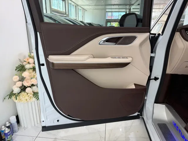Bestune Besturn M9 — Фото автомобиля 4
