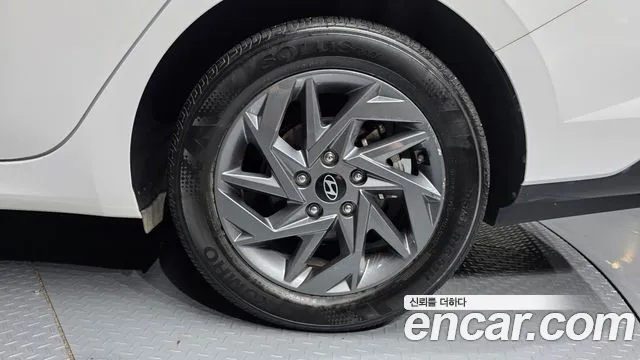 Hyundai AVANTE Новый Avante (CN7) — Фото автомобиля 21