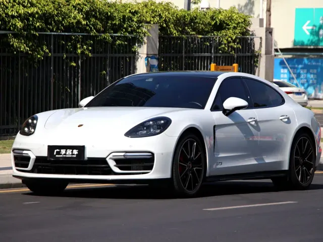 Porsche Panamera — Фото автомобиля 2
