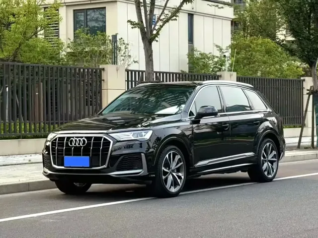 Фотография автомобиля — Audi Q7