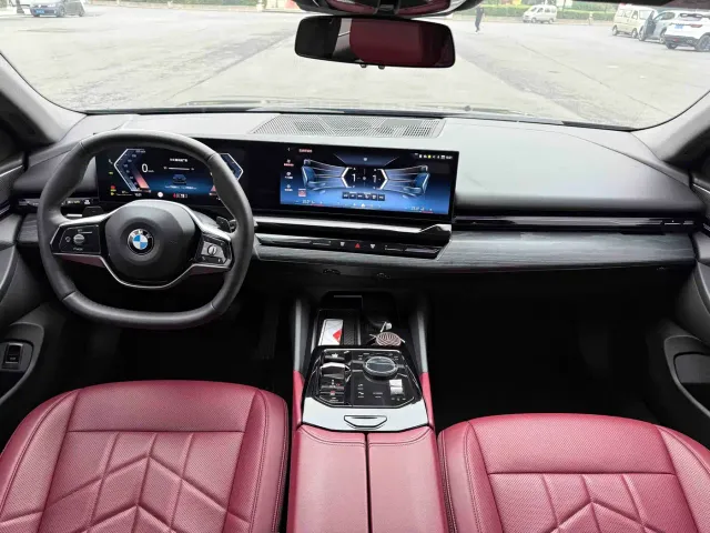 BMW 5 Series — Фото автомобиля 5