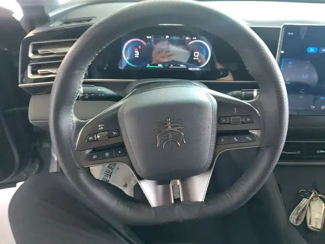 BYD Qin L — Фото автомобиля 6