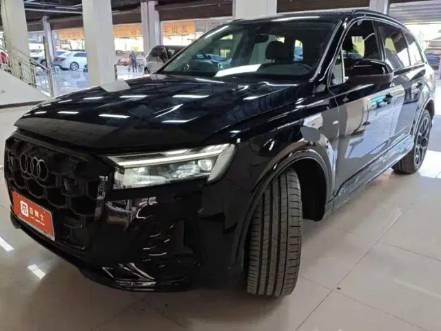 Audi Q7 — Фото автомобиля 6
