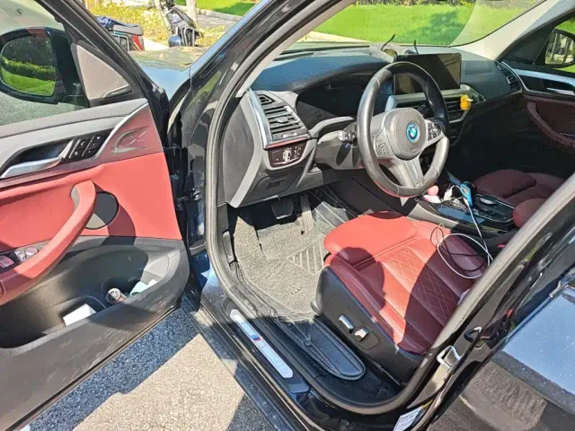BMW iX3 — Фото автомобиля 17
