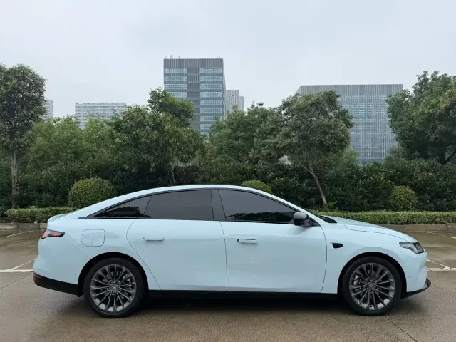 Leapmotor C01 — Фото автомобиля 3