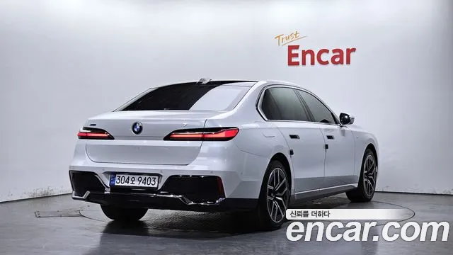 BMW 7-Series — Фото автомобиля 2