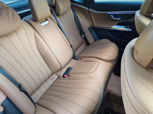 Mercedes-Benz E-Class — Фото автомобиля 13