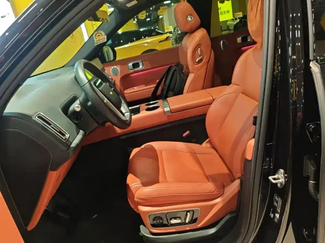 Li Auto L7 — Фото автомобиля 14