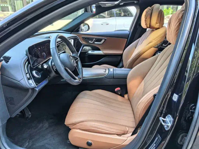Mercedes-Benz E-Class — Фото автомобиля 3