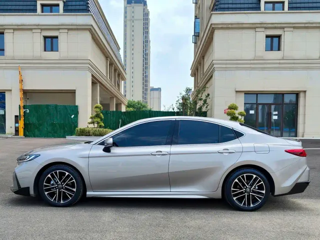 Toyota Camry — Фото автомобиля 11
