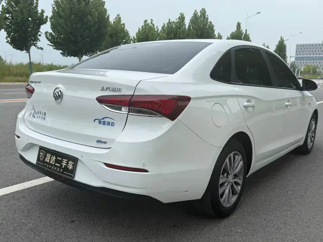 Buick Excelle — Фото автомобиля 9