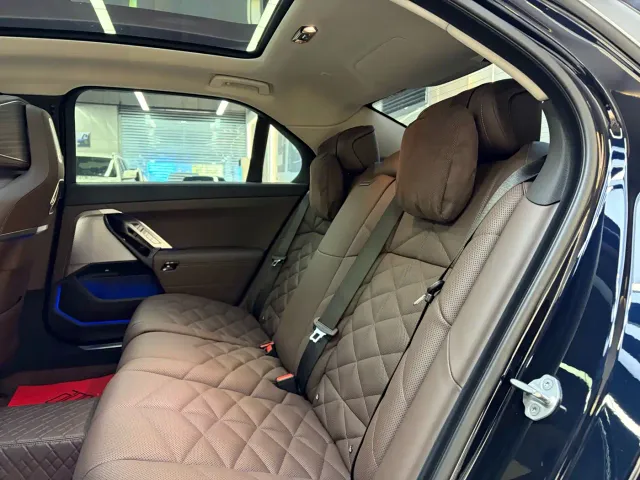 BMW 7 Series — Фото автомобиля 20