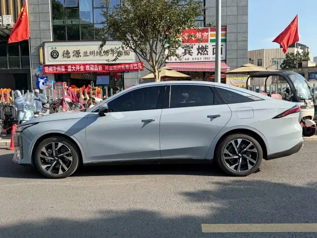 Geely Galaxy L6 — Фото автомобиля 3