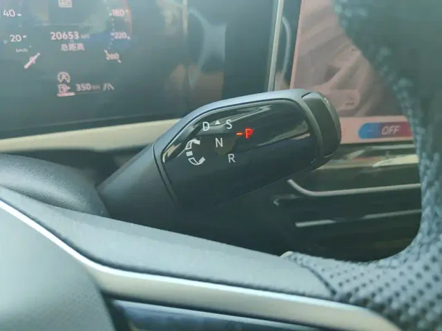 Volkswagen Passat — Фото автомобиля 13