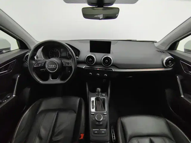 Audi Q2L — Фото автомобиля 5