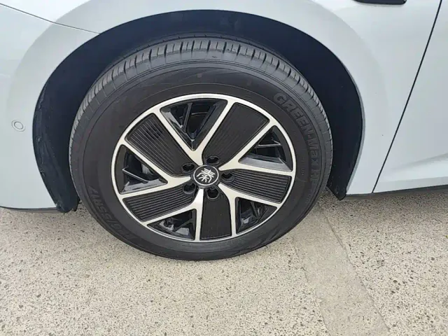 BYD Qin L — Фото автомобиля 22