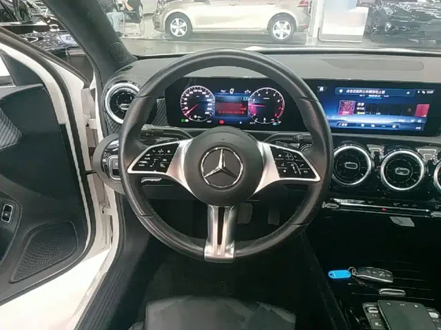 Mercedes-Benz A-Class — Фото автомобиля 10