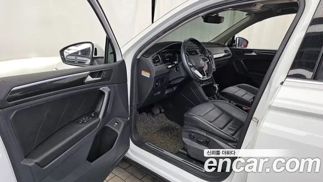 Volkswagen Tiguan Tiguan 2 поколение 2.0 TDI 4Motion Premium — Фото автомобиля 10