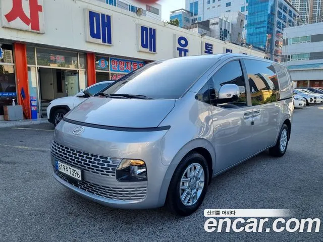Фотография автомобиля — Hyundai Staria